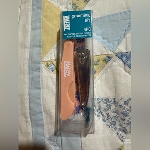 4-Piece Grooming Kit with Peach and Silver Tools